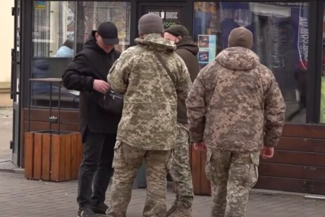 В Умані стався конфлікт між місцевими жителями та військовослужбовцями ТЦК: на місце викликали поліцію
