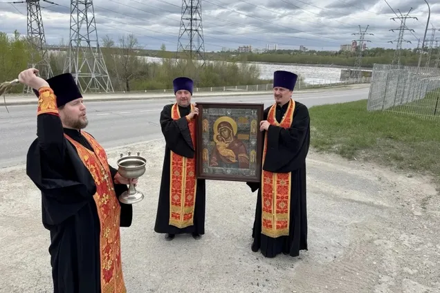 В Перми РПЦ провела крестный ход и молебен для защиты от атак украинских беспилотников. Фото