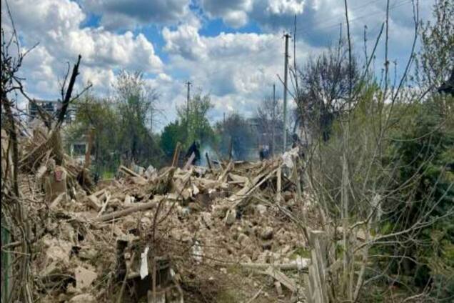 Окупанти вдарили по Запоріжжю: загинув чоловік, черед постраждалих - 7-річна дівчинка, зруйновані будинки. Фото