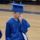 Прошел все стадии скуки: 6-летний мальчик на выпускном в детском саду стал звездой сети