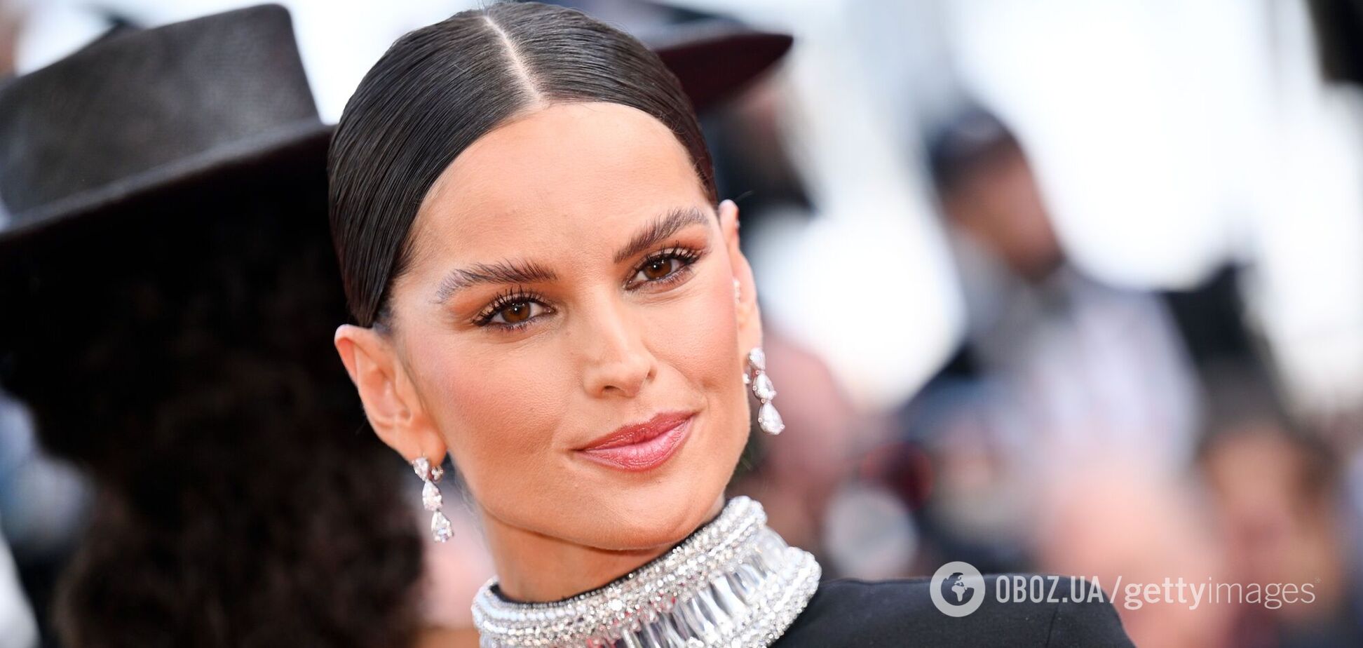 Супермодель-ангел Victoria's Secret вышла в свет с 'новым лицом'. Фото тогда и сейчас