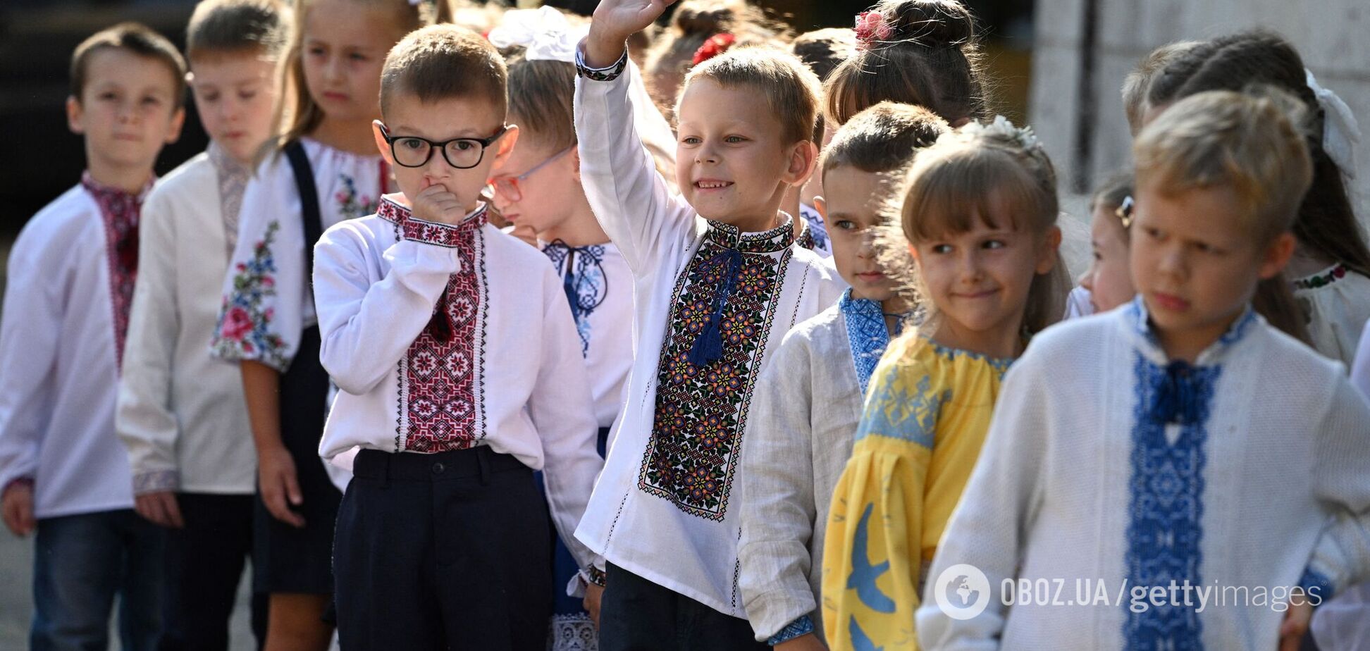 'Мы не будем ее фотографировать'. Сеть возмутила реакция воспитательницы на ребенка без вышиванки