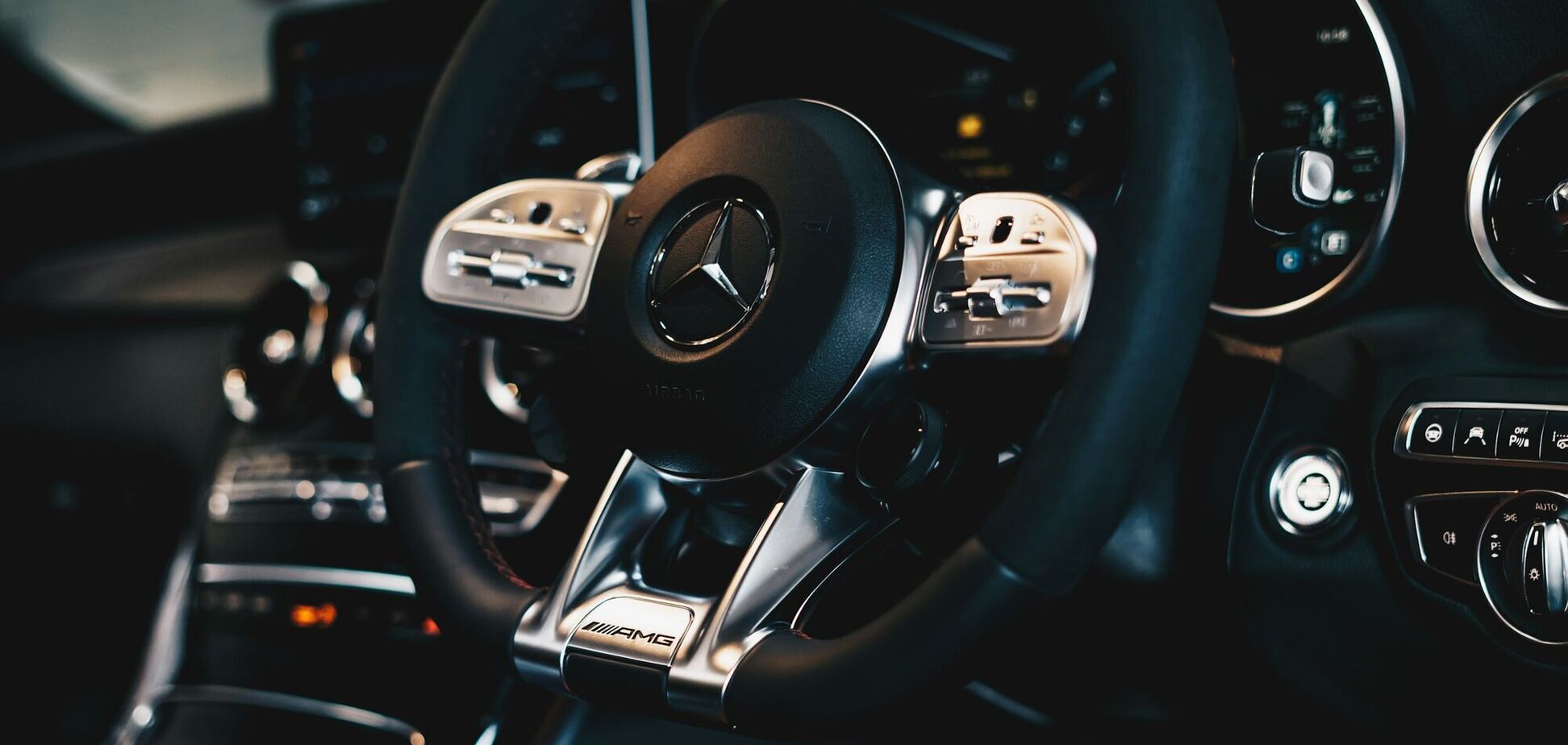 Улюблена класика: названі найкращі моделі Mercedes до €15 тисяч