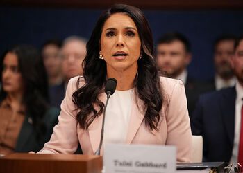 Директор национальной разведки США Тулси Габбард подала в отставку: что известно