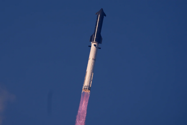 Компания Маска впервые запустила самую большую ракету в мире Starship V3: как прошел тестовый полет. Видео