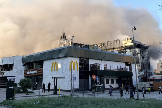 Первый в Украине McDonald's попал под удар РФ в 29 годовщину открытия: каким было заведение в 1997 году