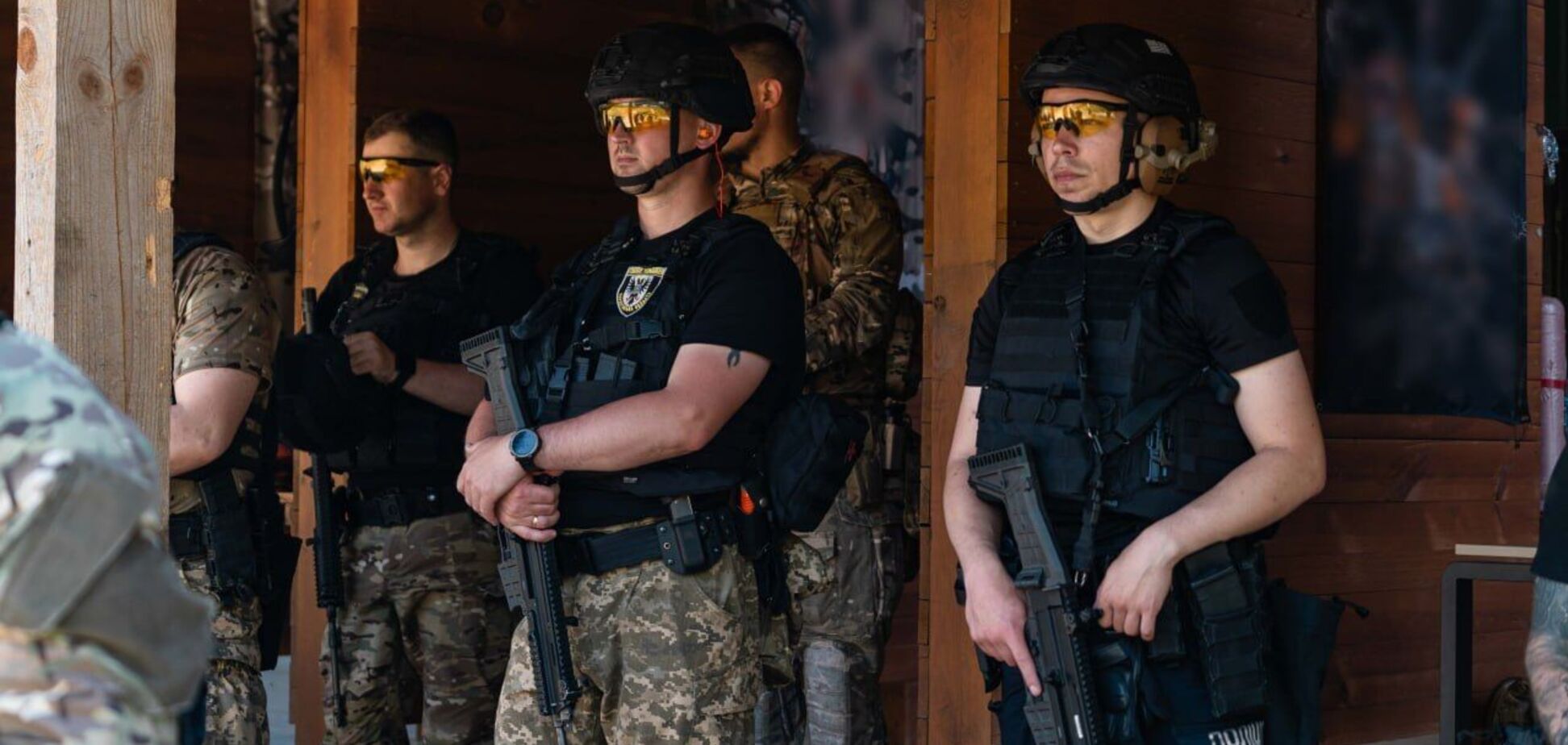 Патрульные полицейские завершили курс обучения на полигоне: какие навыки получили. Фото
