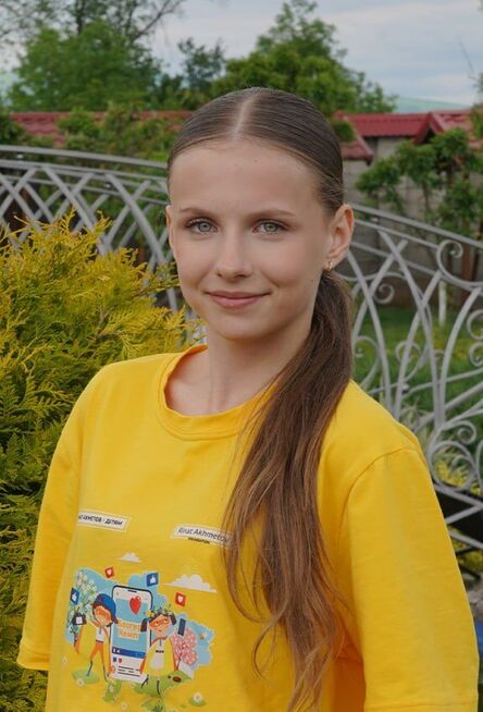Варвара з Бахмута про 'Блогер Кемп' від Фонду Ріната Ахметова: діти можуть знову почуватися в безпеці