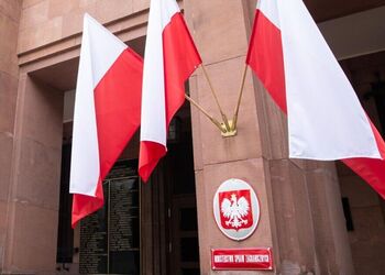 Польща викликала російського посла через погрози Кремля вдарити по Києву