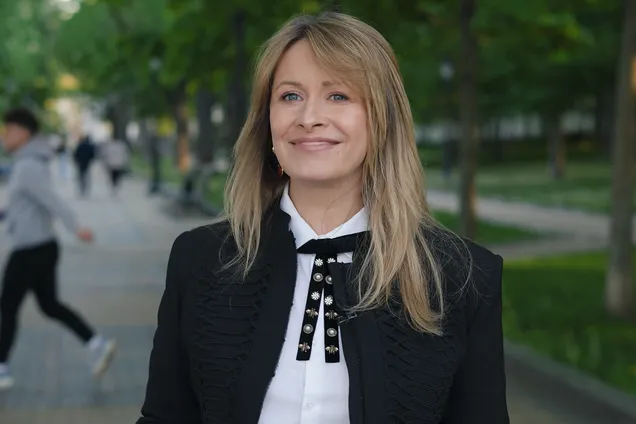 Олена Кравець вразила легким літнім образом за $150 і зізналася, на чому ніколи не економить. Відео