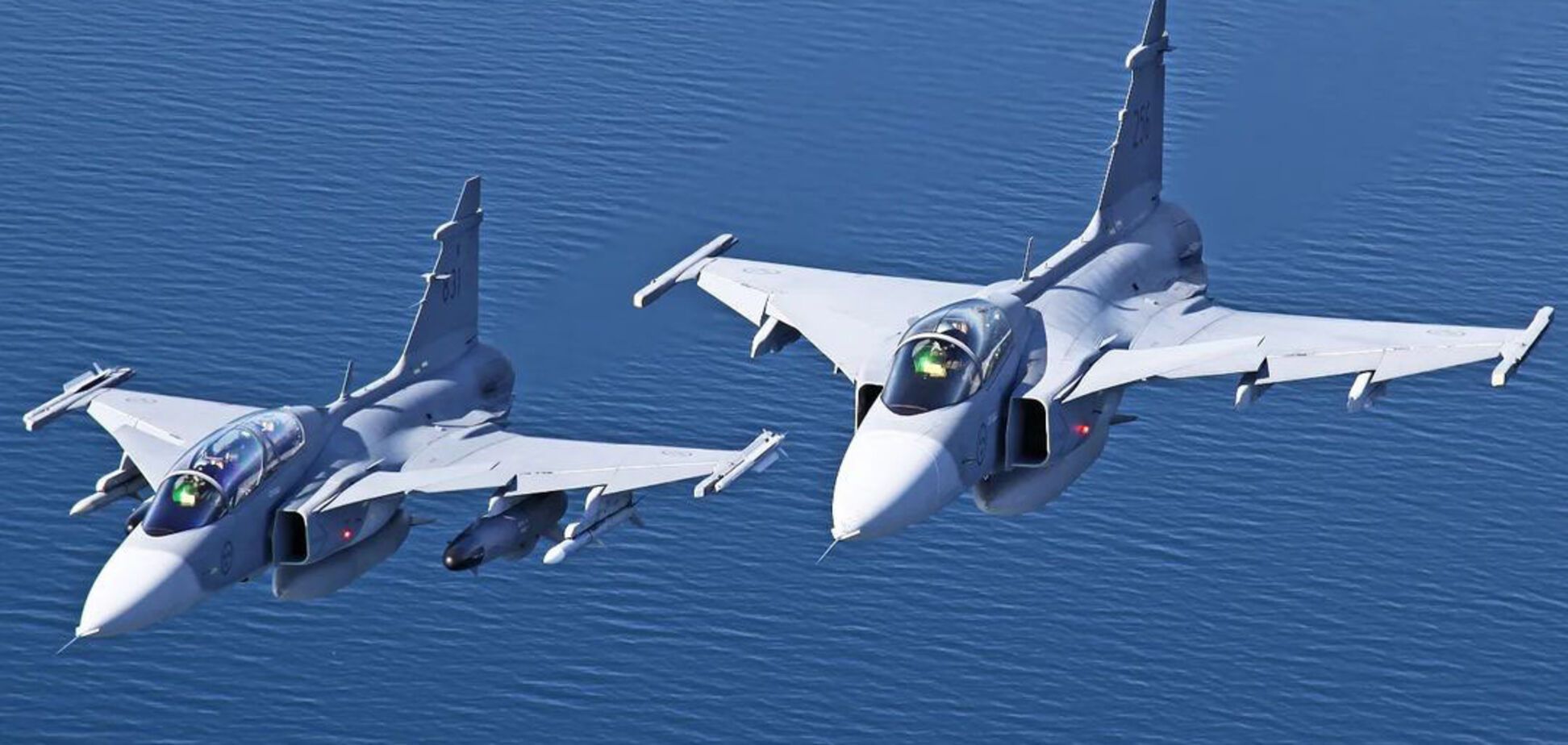Очень технологичные: что известно об истребителях JAS 39 Gripen, которые получит Украина, и какая разница между версиями C/D и E/F