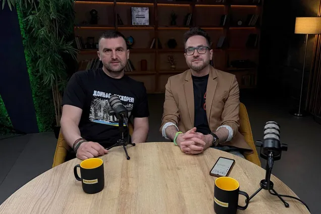 'Я пройшов полон фізично, а родина – морально': захисник Маріуполя став гостем подкасту від Фонду Ріната Ахметова
