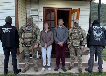 На Буковине ликвидировали схему переправки мужчин через границу: среди организаторов депутат и полицейский. Фото