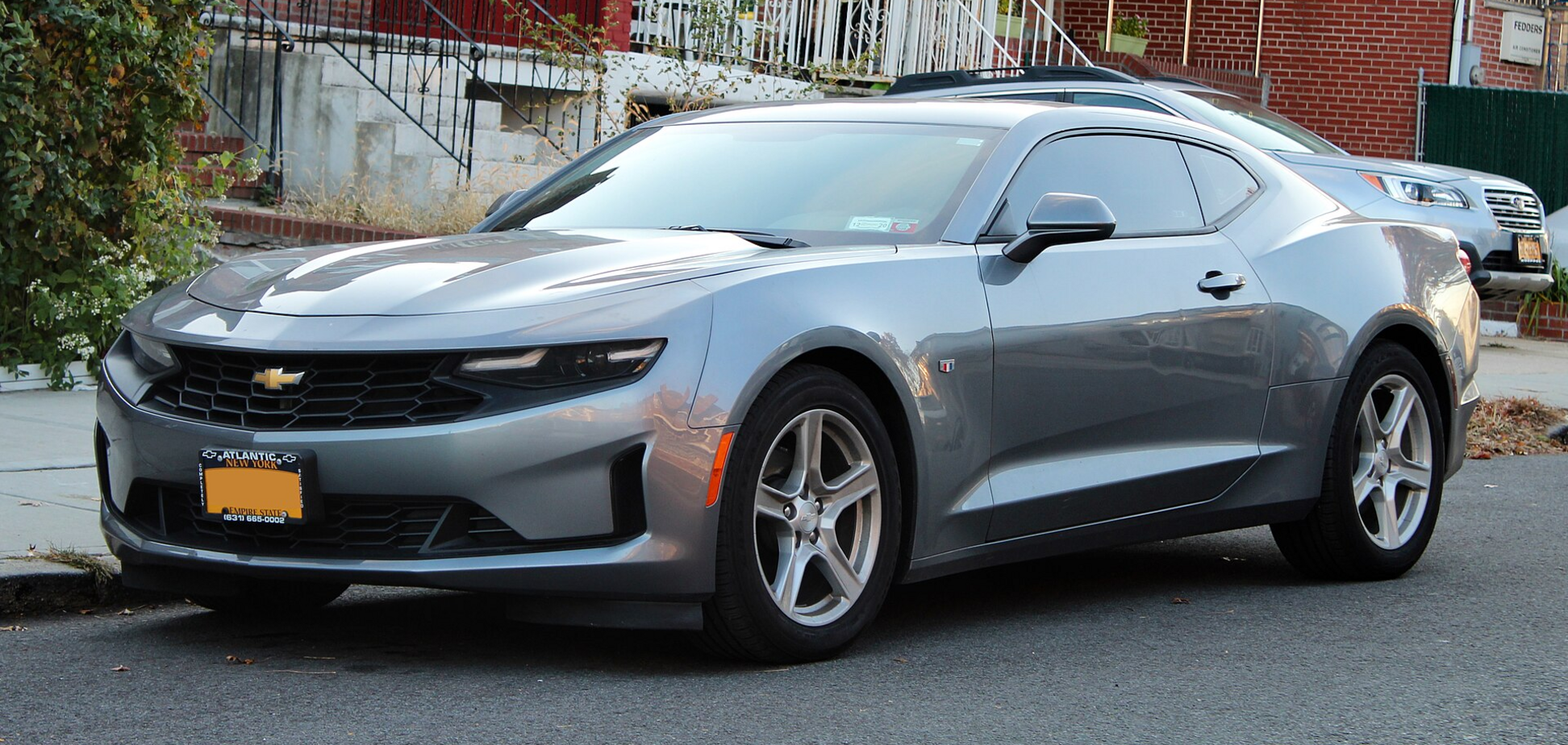 Chevrolet Camaro повертається: яким буде оновлене авто