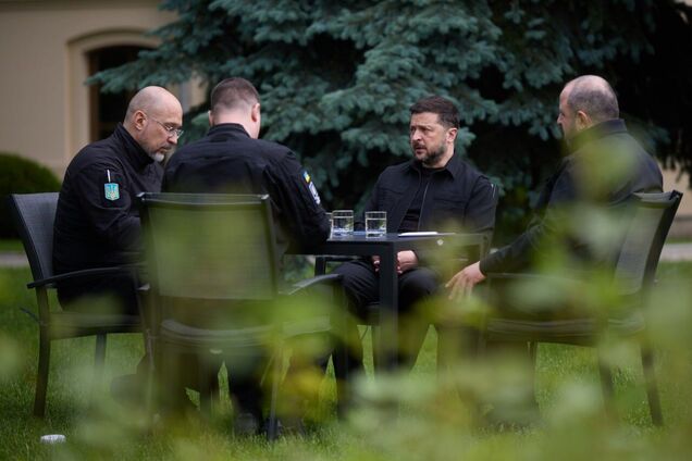 Ключові три напрямки: Зеленський провів нараду щодо подальших дій України і анонсував важливі рішення