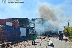 Враг ударил по рынку и храму в Вольнянске: двое погибших, есть раненые. Фото