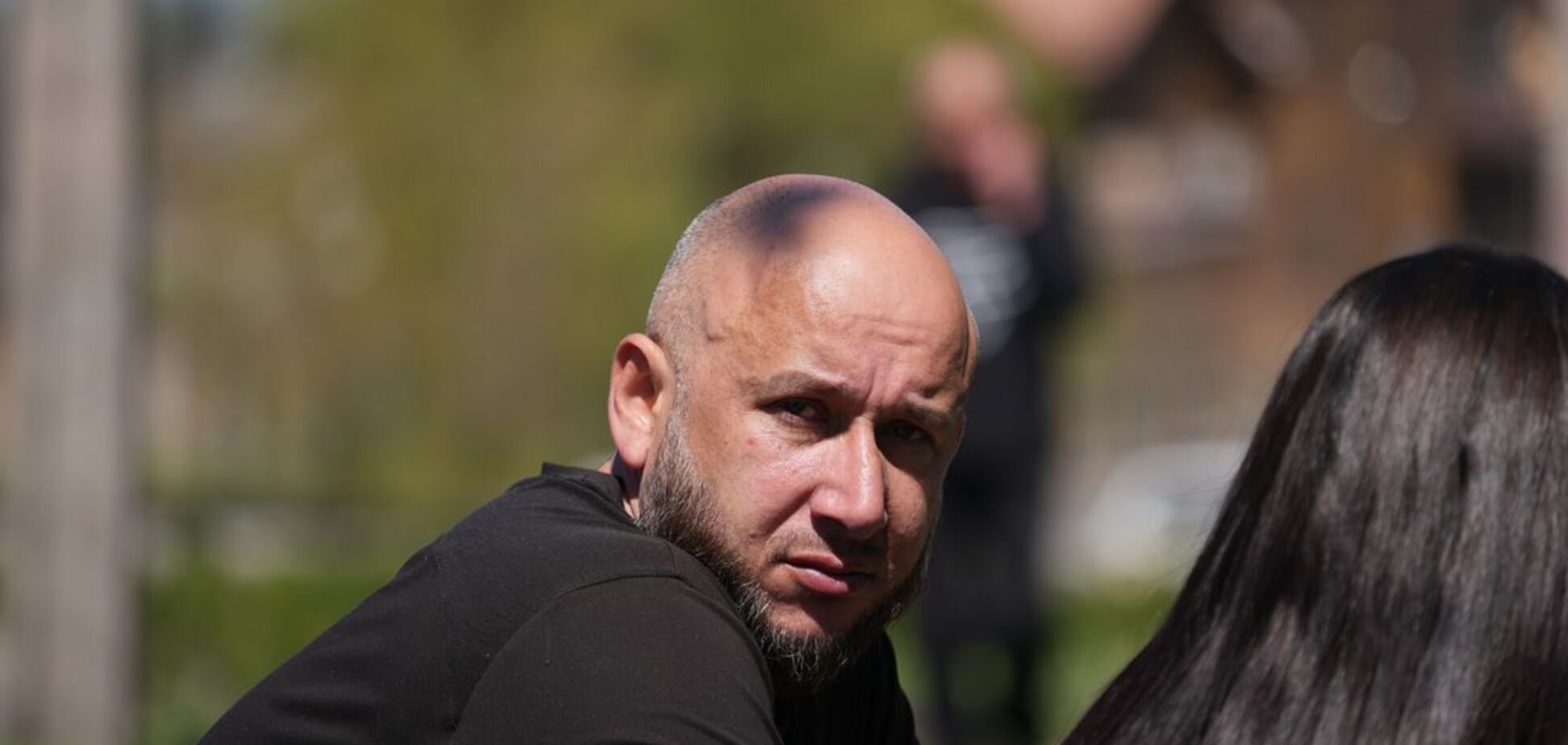 Нашел тело в километре от дома: житель Мерефы рассказал о гибели жены от российского удара. Фото