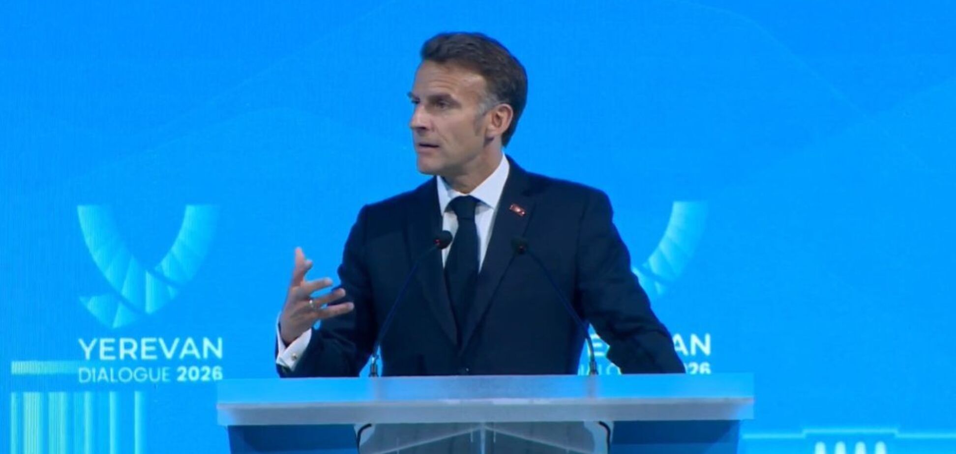 'Защитное крыло России оказалось не таким уж и защитным': Макрон призвал страны Южного Кавказа строить будущее с ЕС