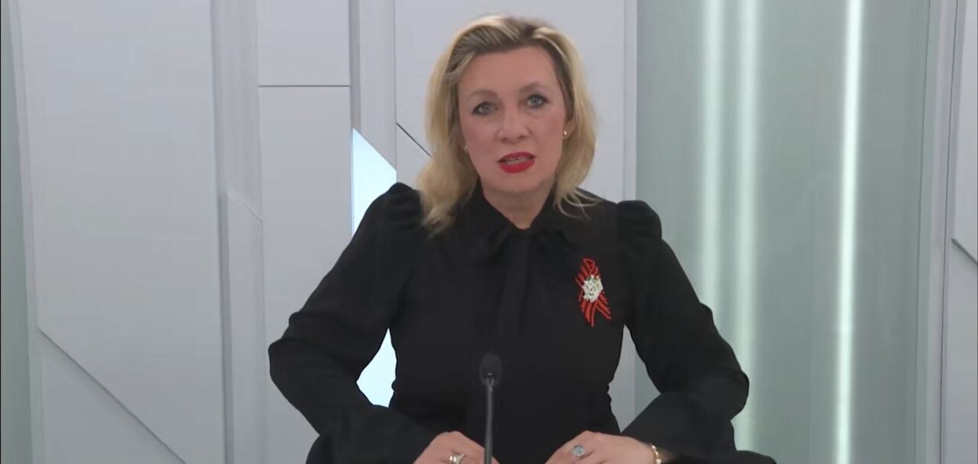 'Если Киев реализует свое намерение 9 мая...' Захарова снова пригрозила ударом по центру принятия решений. Видео