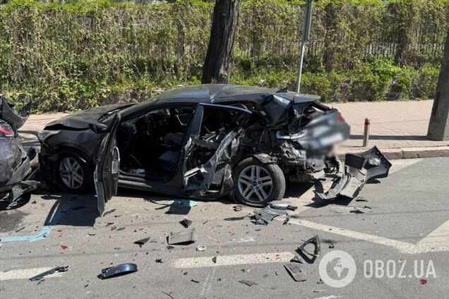 В Киеве на Печерске пьяный водитель Maserati, убегая от полиции, устроил массовое ДТП: есть пострадавший. Подробности и видео