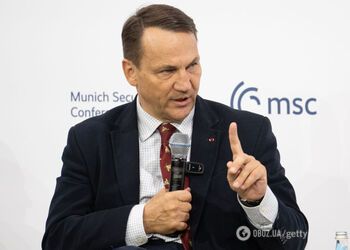 Польща готова пропустити Фіцо на парад у Москву, якщо він розблокує допомогу Україні, – Сікорський