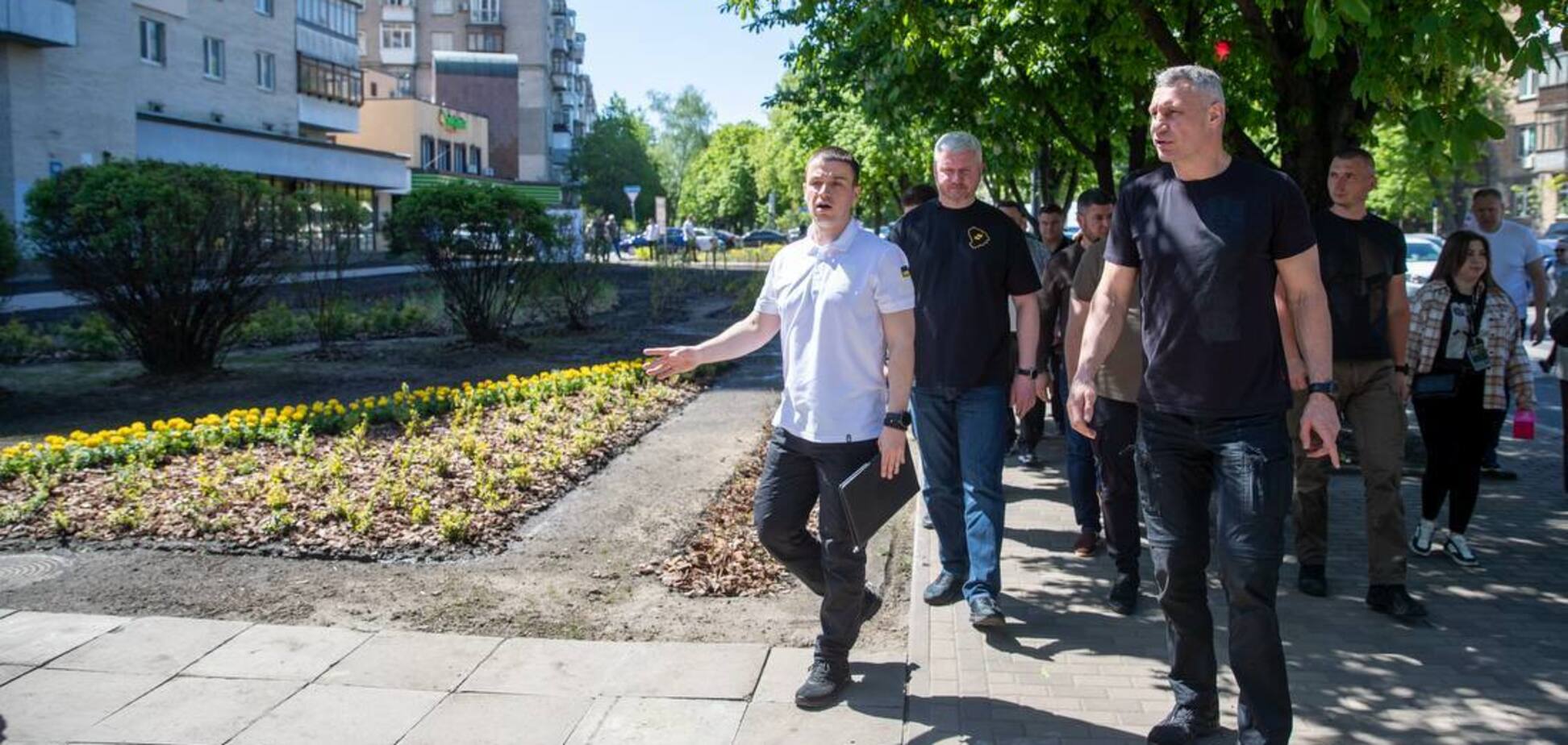 Кличко та голови районів Києва оцінили результати двомісячника благоустрою в столиці. Фото