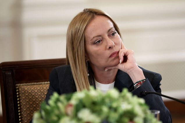 'Завтра это может произойти с любым': Мелони отреагировала на сгенерированное ИИ свое фото в нижнем белье. Фото