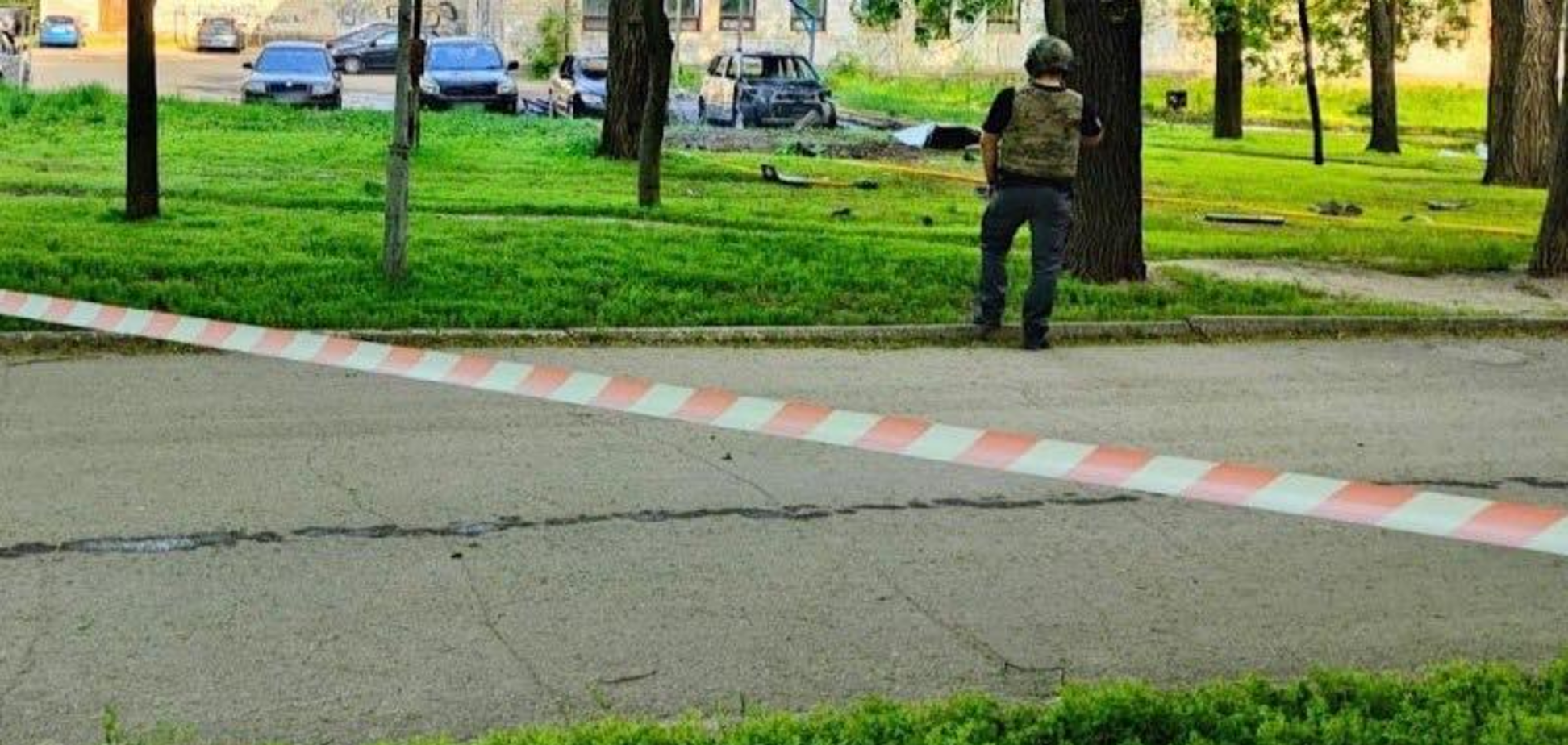 В Днепре взорвалось припаркованное авто: пострадали два человека. Фото