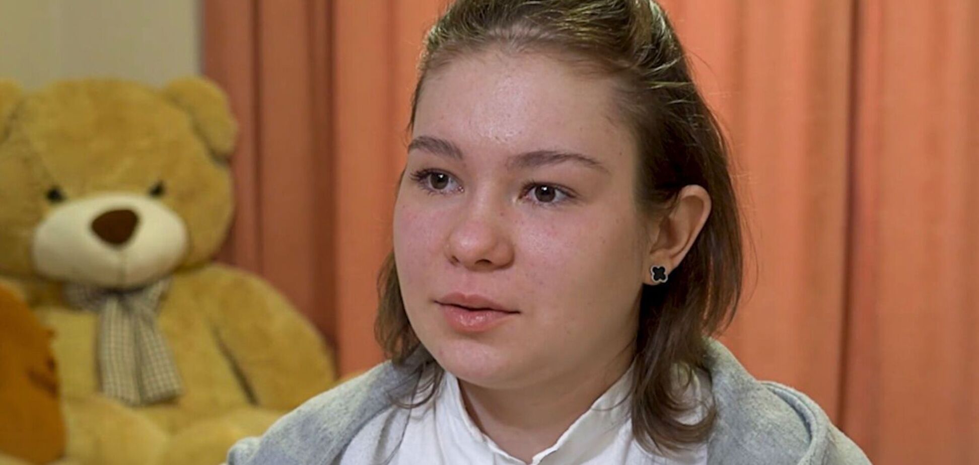 'Я потеряла все: дом, папу, друзей': Мария из Херсона, выжившая после артобстрела РФ, рассказала свою историю музею 'Голоса мирных' Фонда Рината Ахметова