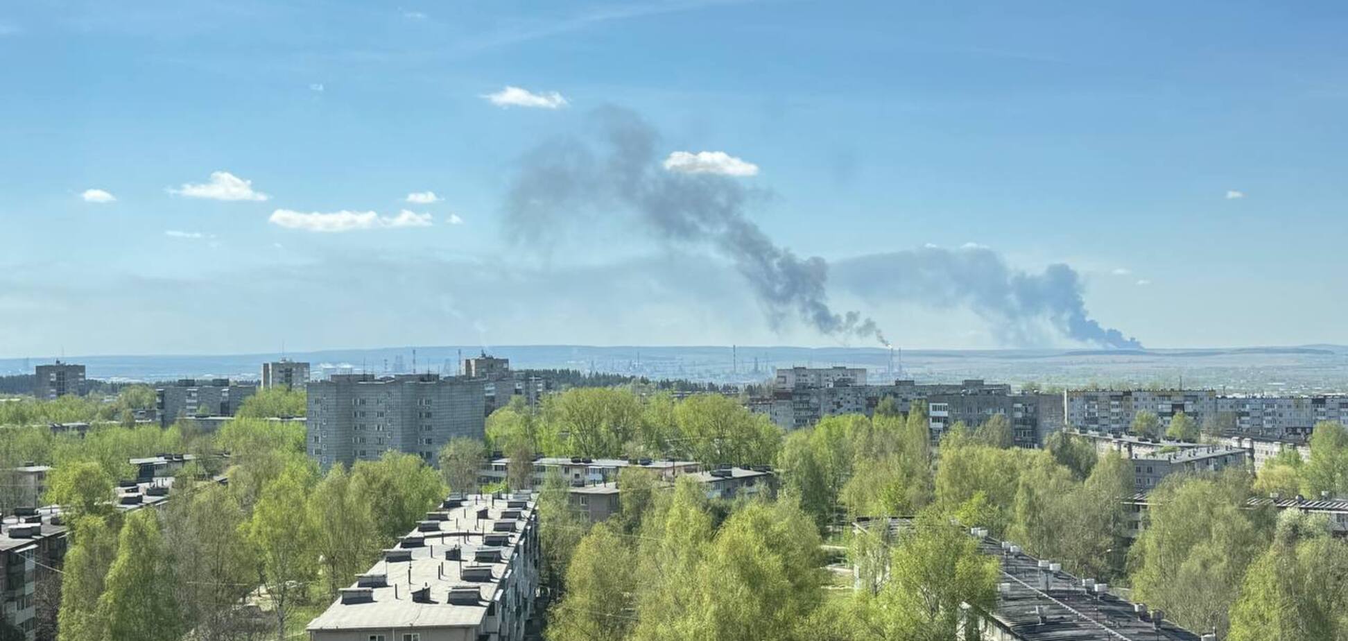 Под прицелом ЛВДС: в российской Перми прогремели взрывы, поднялся дым. Фото и видео