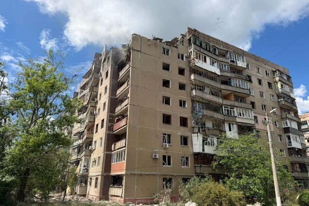 Окупанти скинули три авіабомби на багатоповерхівки у Дружківці: є поранені