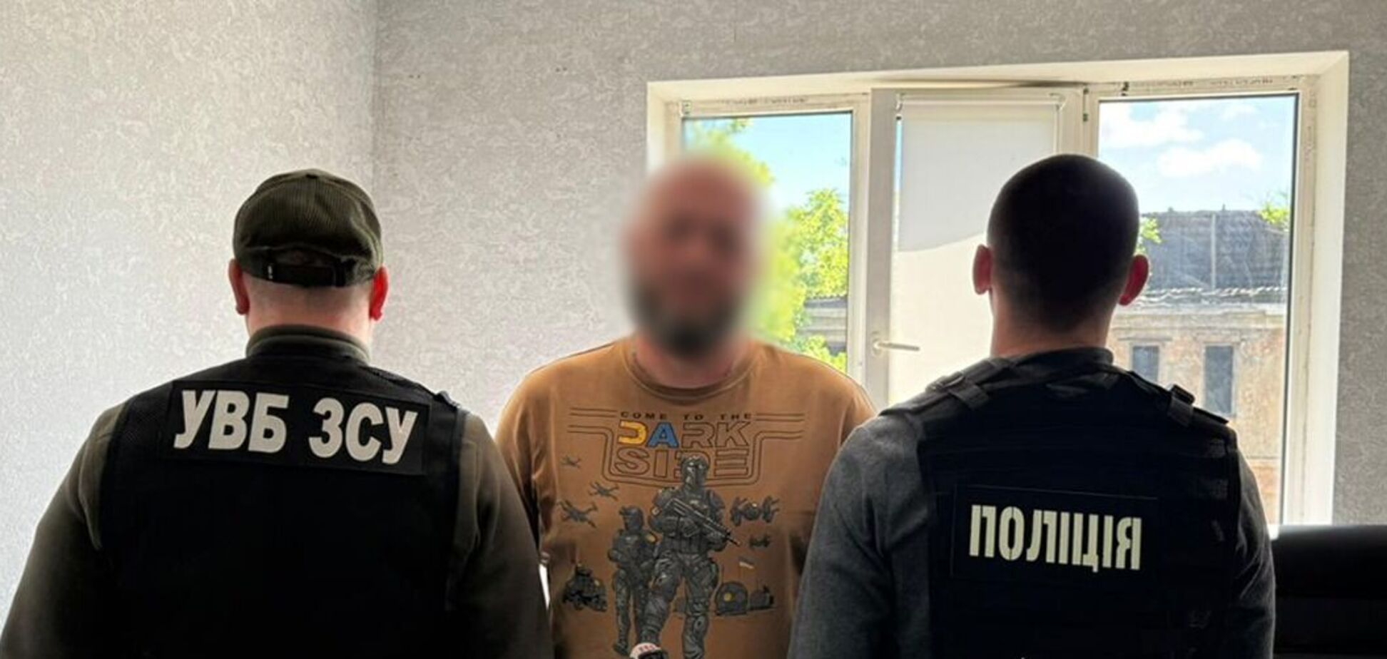 Сначала мужчину затолкали в бус, а потом выбросили возле мусорника: двое военнослужащих ТЦК получили подозрения