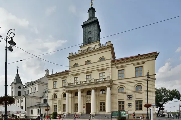 У Любліні з будівлі ратуші зняли прапор України через надання підрозділу ССО назви 'імені Героїв УПА'