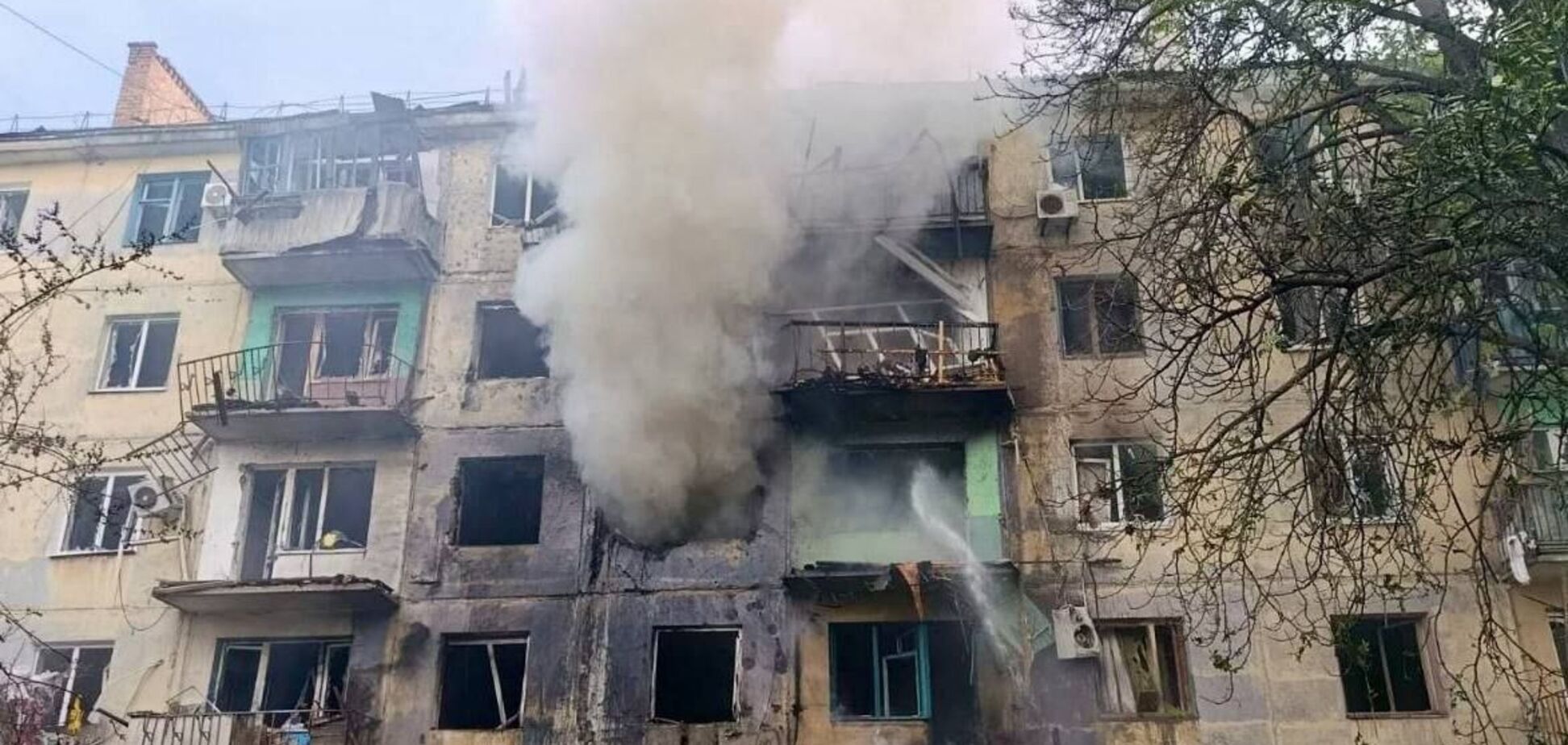 Росія атакувала Павлоград: пошкоджено багатоповерхівку, серед постраждалих – дитина. Фото і відео