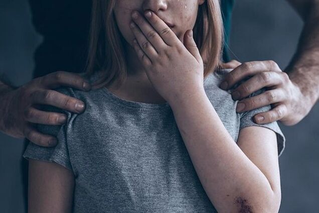 На Харківщині вітчим вісім місяців ґвалтував 11-рі