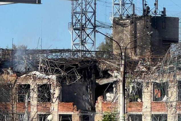 Захисні сітки не захистили: як виглядає завод у Чебоксарах після влучання ракет 'Фламінго'. Фото і відео