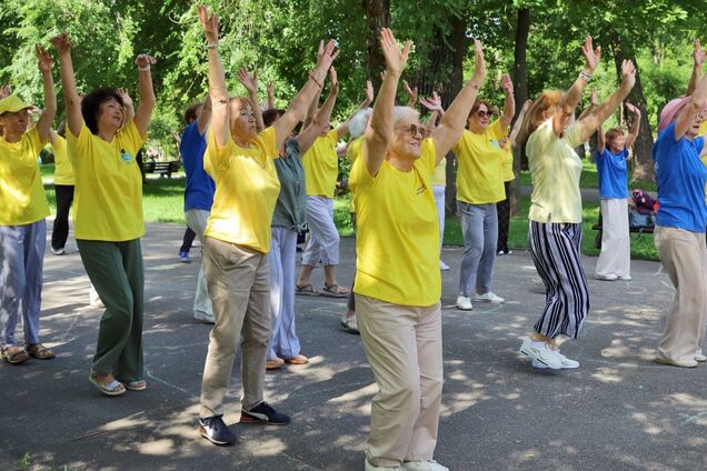 Активне довголіття у Дніпрі: безкоштовні курси та спорт для людей поважного віку
