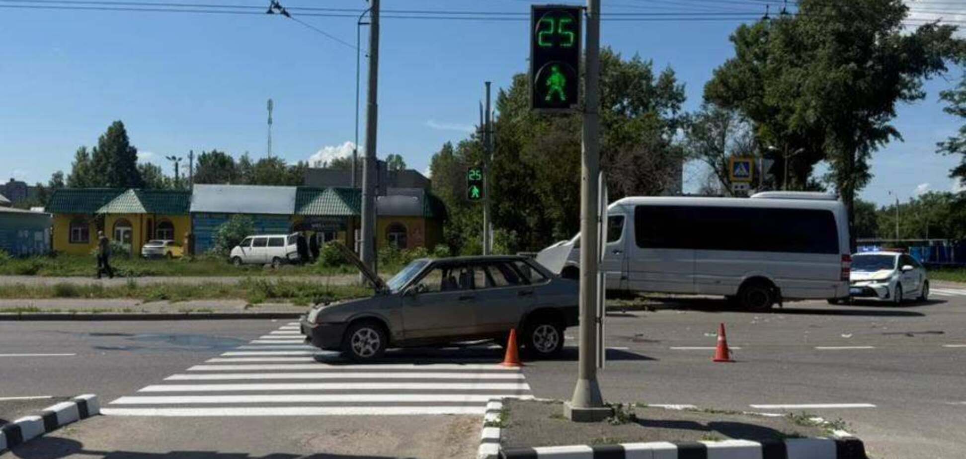 У Харкові сталась ДТП за участю мікроавтобуса: серед постраждалих – троє дітей. Фото