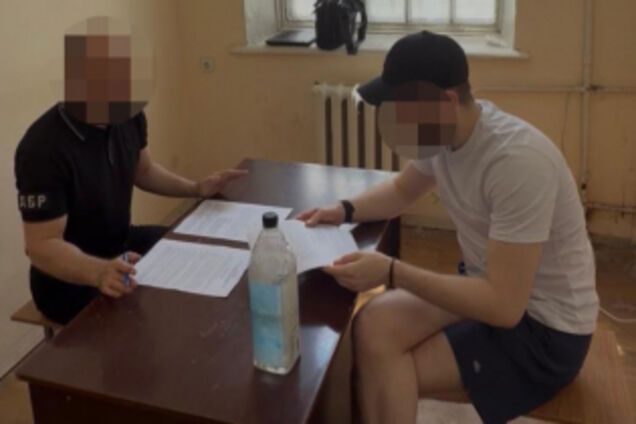Хабарі і елітний відпочинок для екстопчиновника Міноборорни:
