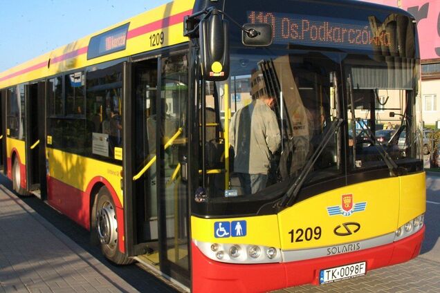 В Польше активисты собрали 160 тыс. злотых на автобусы для Винницы после скандала из-за 'улицы Бандеры'