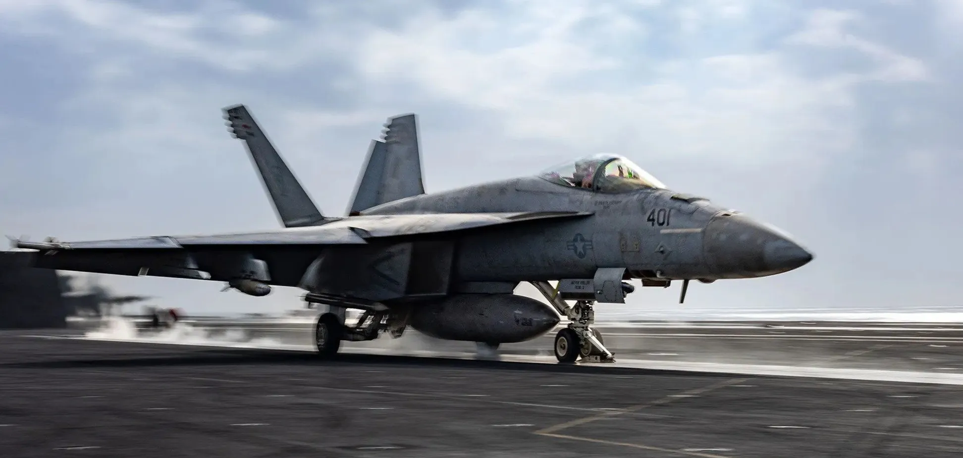 В США во время учебного полета разбился истребитель F/A-18 HornetF/A-18