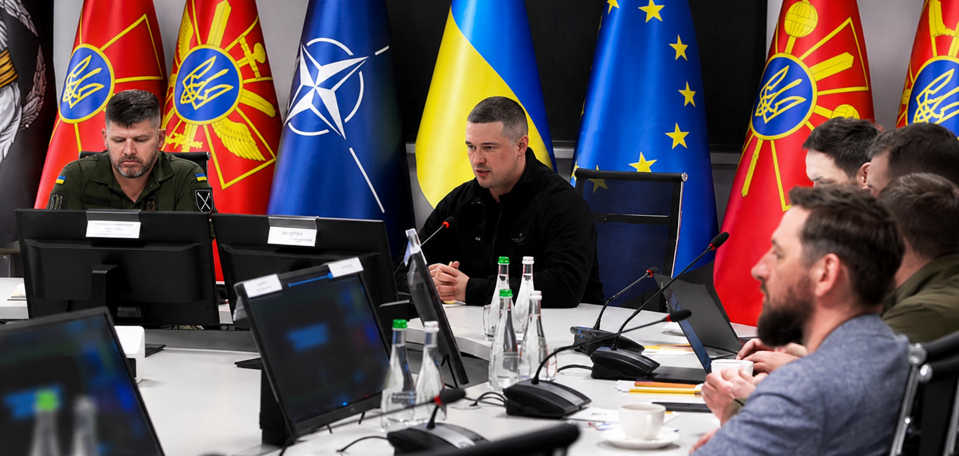 Нові контракти і не лише: Федоров презентував перший етап трансформації ЗСУ представникам 168 бригад