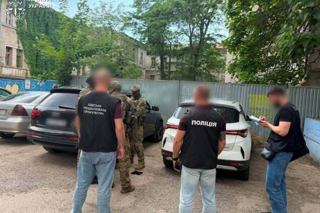 Деньги на карту, солдат — дома: в Одесской области разоблачили полковника, который за деньги устраивал уклонистов на работу в тылу. Фото