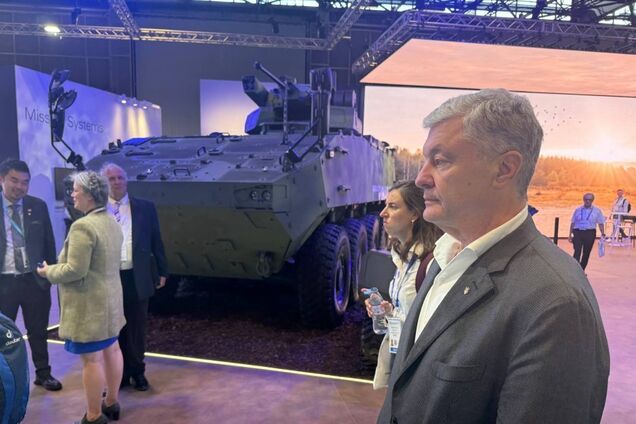 «Наш военный опыт тщательно изучают во всем мире»: Порошенко рассказал о выставке вооружений Eurosatory