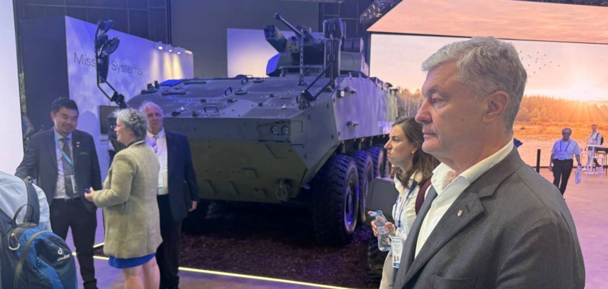 Петр Порошенко посетил выставку вооружений Eurosatory 2026