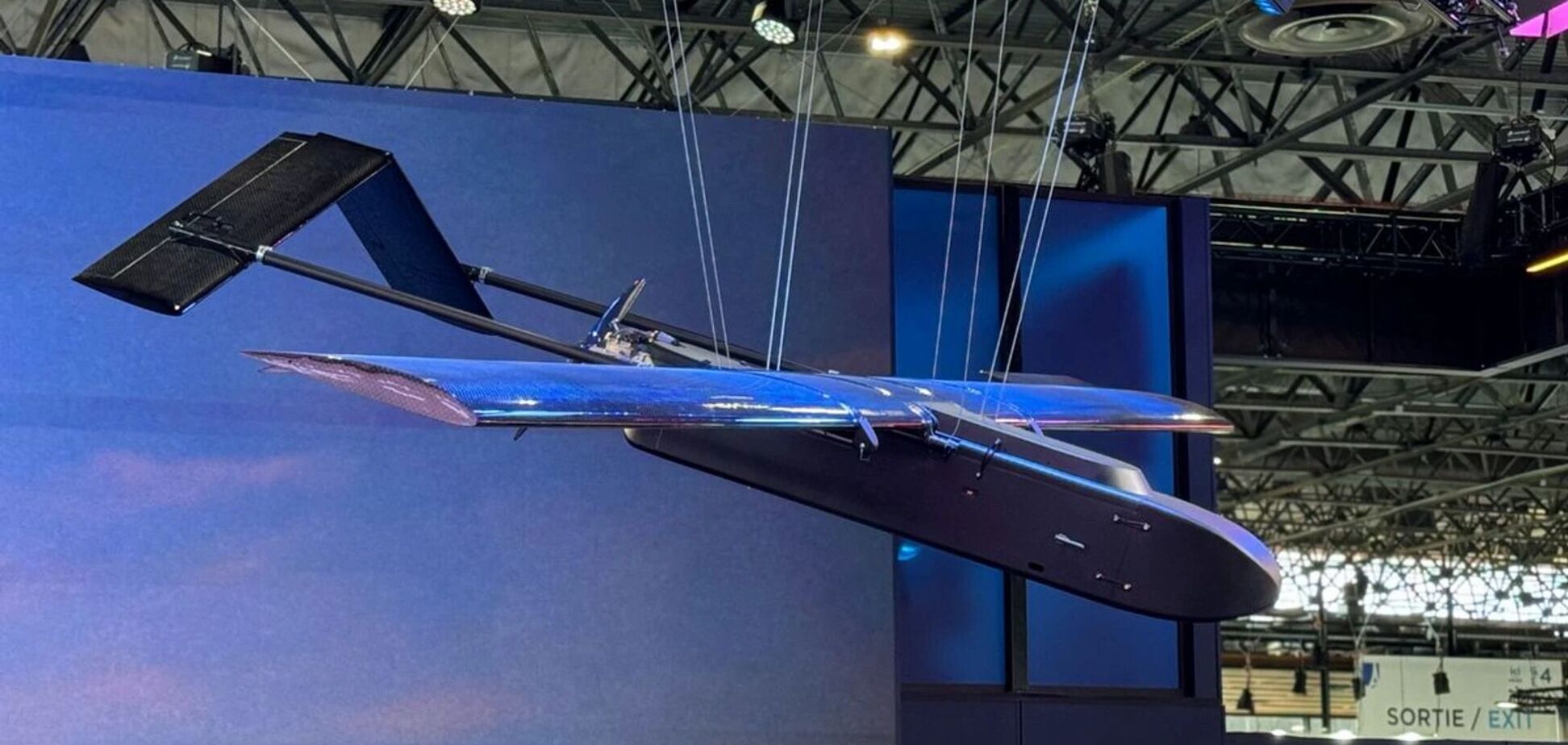 Українська компанія у Парижі представила оновлені безпілотники FP-1 і FP-2 зі збільшеною дальністю. Фото
