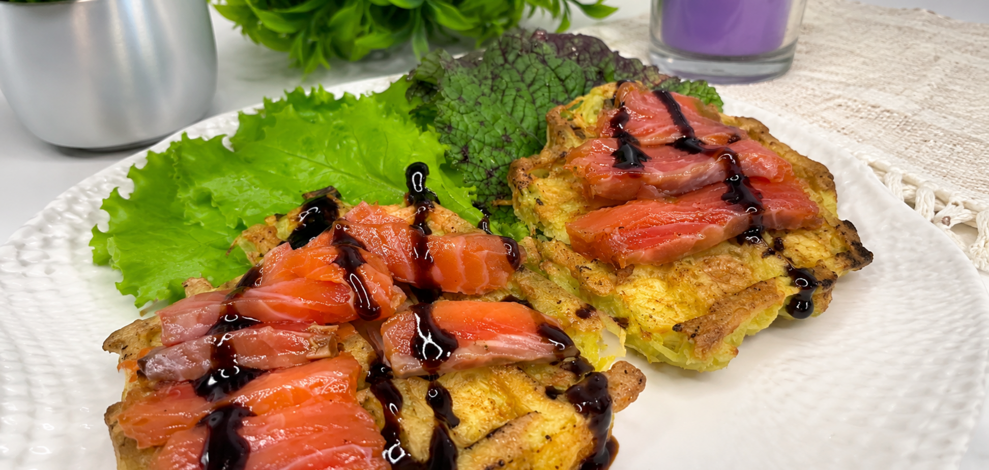 Сытные картофельные драники со слабосоленой рыбой: получится очень вкусно
