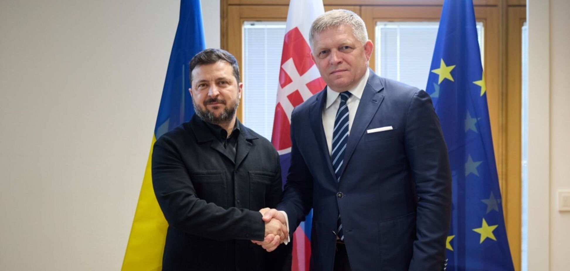 Президент Украины Владимир Зеленский встретился с Фицо в Брюсселе