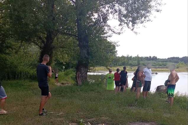 На Закарпатье детей унесло течением в воде: троих спасли, 10-летнего мальчика до сих пор ищут. Фото