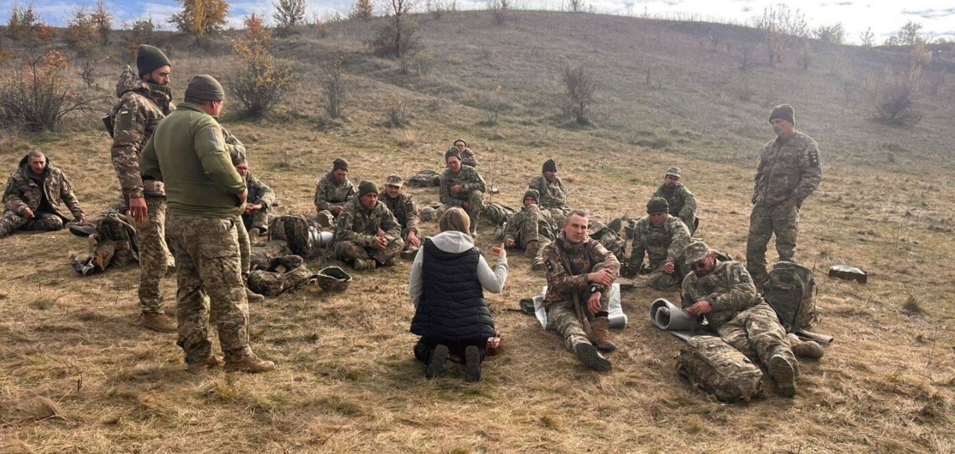 Ольга Решетилова с украинскими военными.
